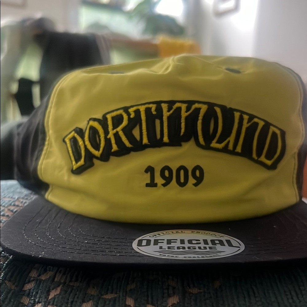 NWOT Dortmund 1909 Yellow and Black Cap